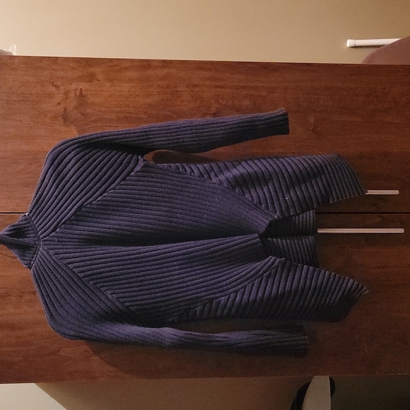 Cardigan - Picture 2 of 4